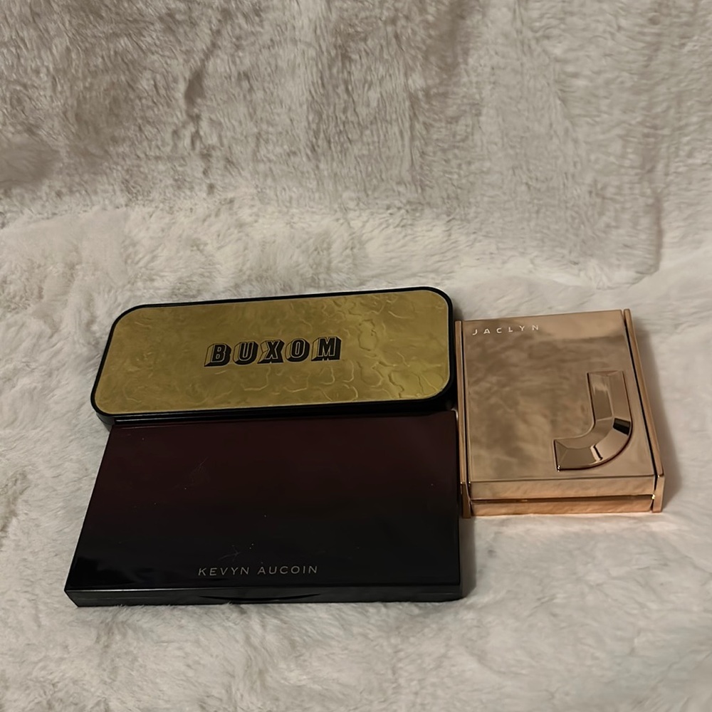 Makeup bundle